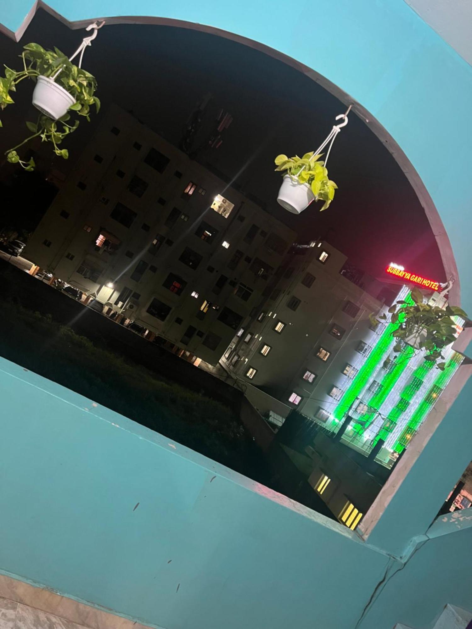 Sm Home Stay 1 Tirupati Dış mekan fotoğraf